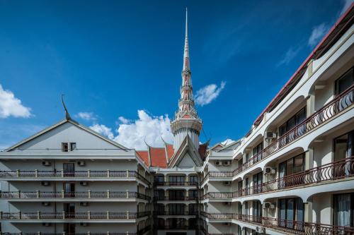 smiling hotel