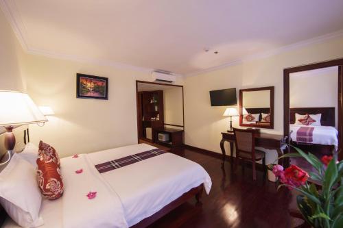 smiling hotel