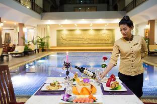 smiling hotel