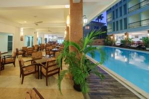 smiling hotel