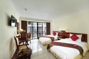 smiling hotel