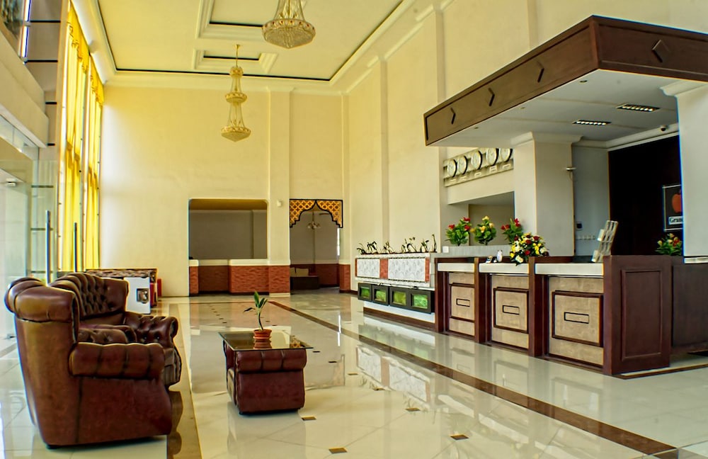 grand city batu hotel
