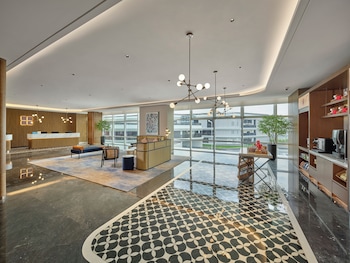 Hilton Garden Inn Guangzhou Baiyun Airport,,4 star