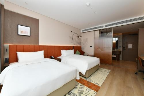 hilton garden inn zhoukou chuanhui
