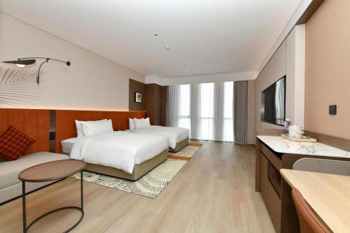 hilton garden inn zhoukou chuanhui
