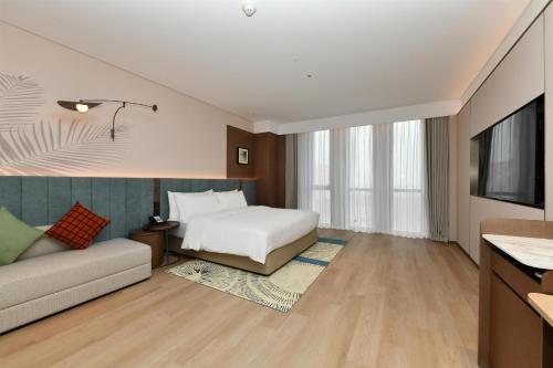 hilton garden inn zhoukou chuanhui