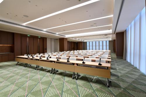 hilton garden inn zhoukou chuanhui