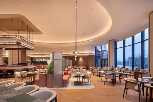 hilton garden inn huangshi dinosaur wonderland