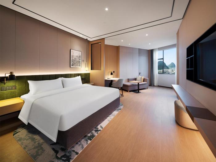 hilton garden inn guilin diecai li river
