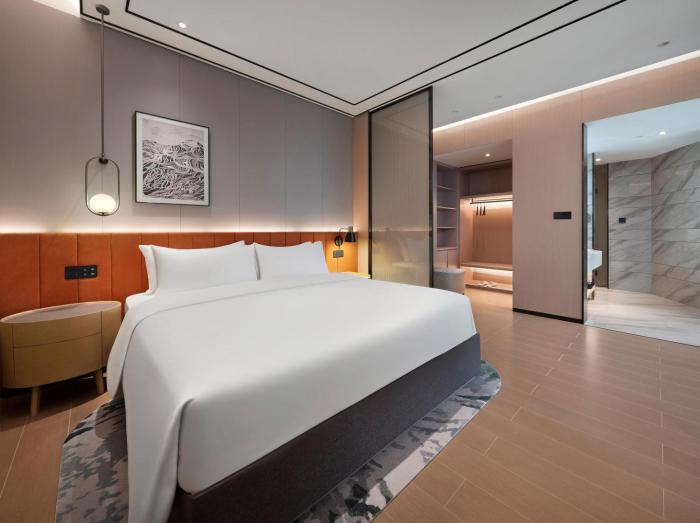 hilton garden inn guilin diecai li river