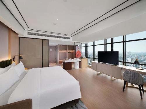hilton garden inn guilin diecai li river