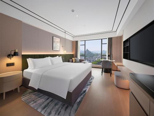hilton garden inn guilin diecai li river