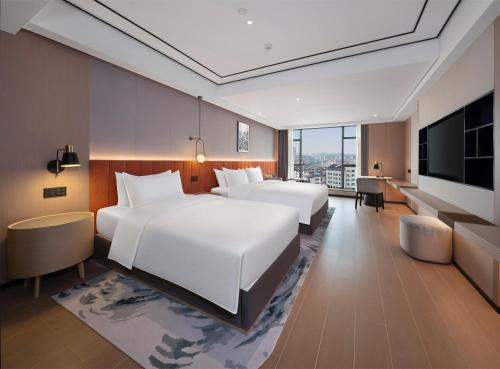 hilton garden inn guilin diecai li river