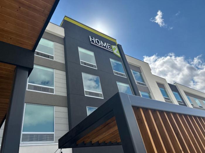 home2 suites by hilton lafayette i 10