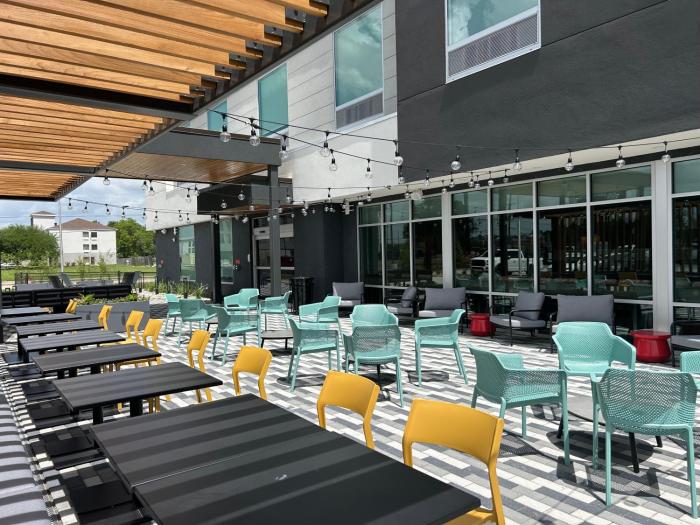 home2 suites by hilton lafayette i 10