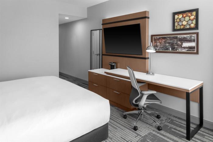 doubletree by hilton midland west loop i 250