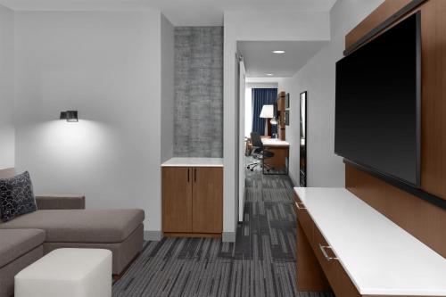 doubletree by hilton midland west loop i 250
