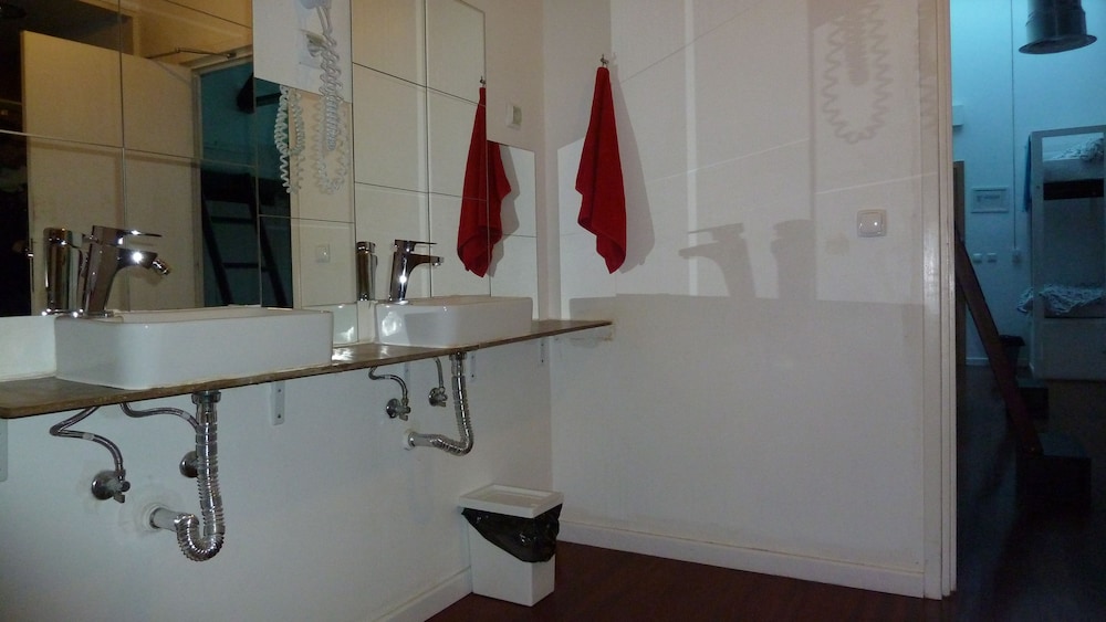 lisbon destination hostel