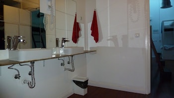 lisbon destination hostel