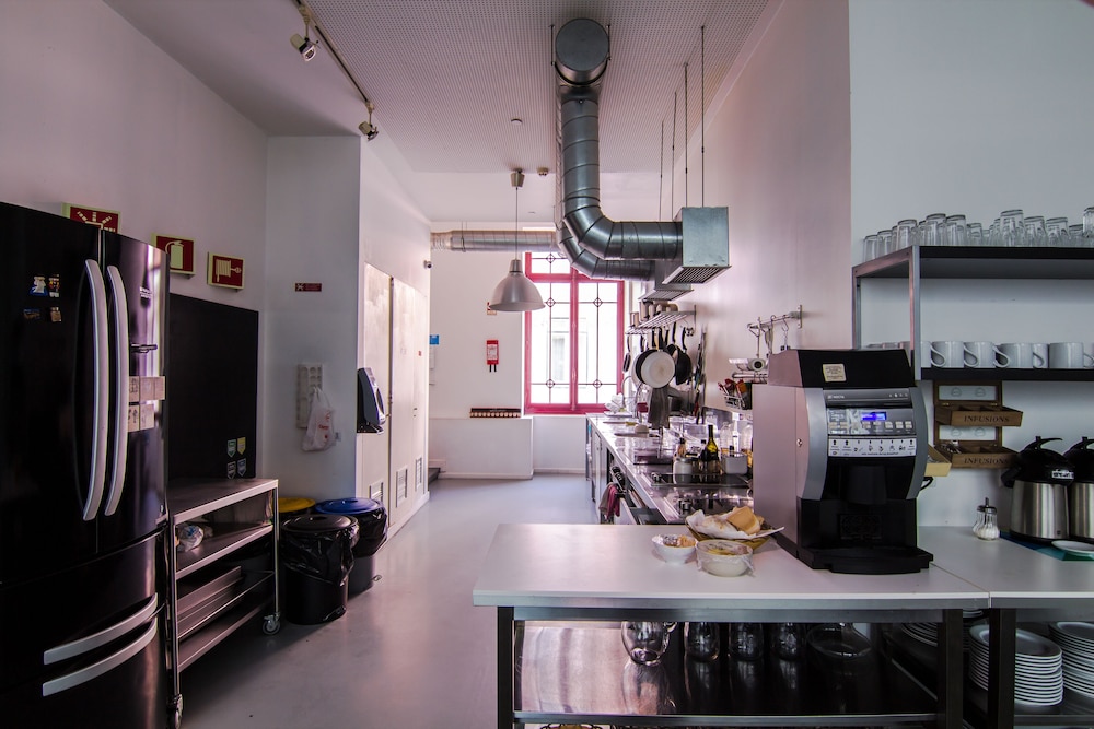 lisbon destination hostel