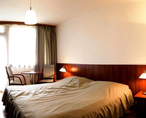 riviera park hotel