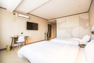 hanting hotel shanghai jiuting street