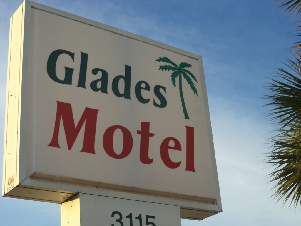 glades motel naples