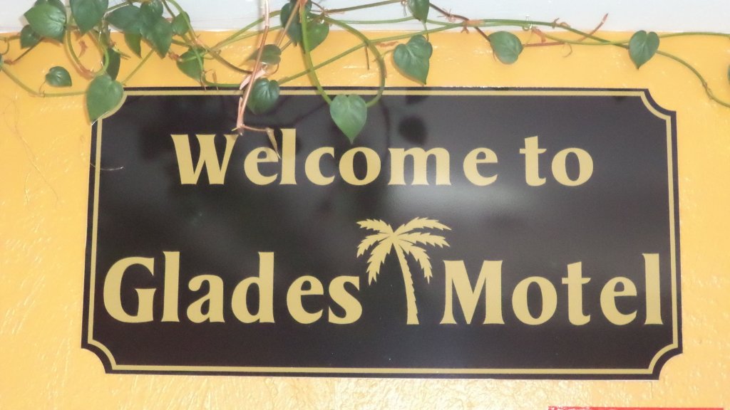 glades motel naples