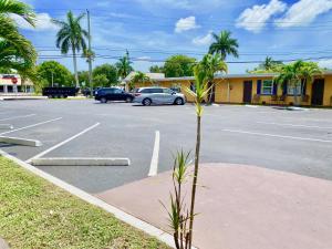 glades motel naples