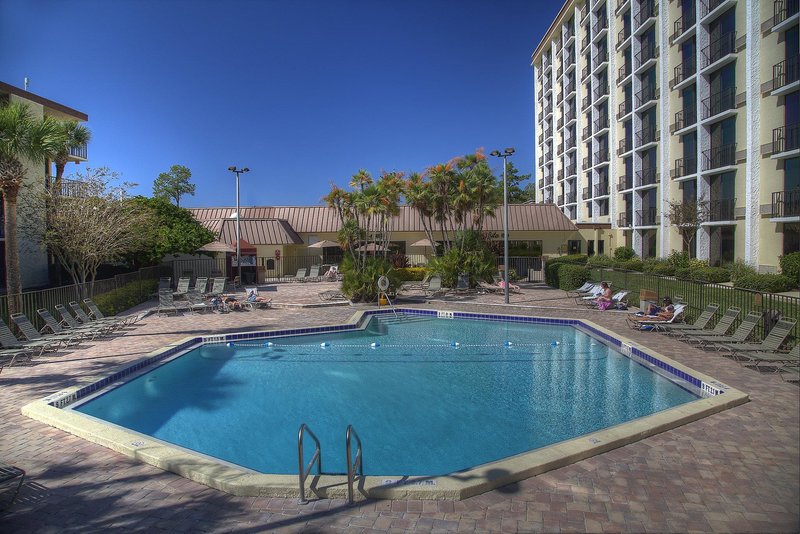 rosen inn closest to universal