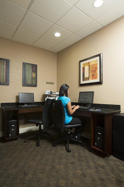 rosen inn closest to universal