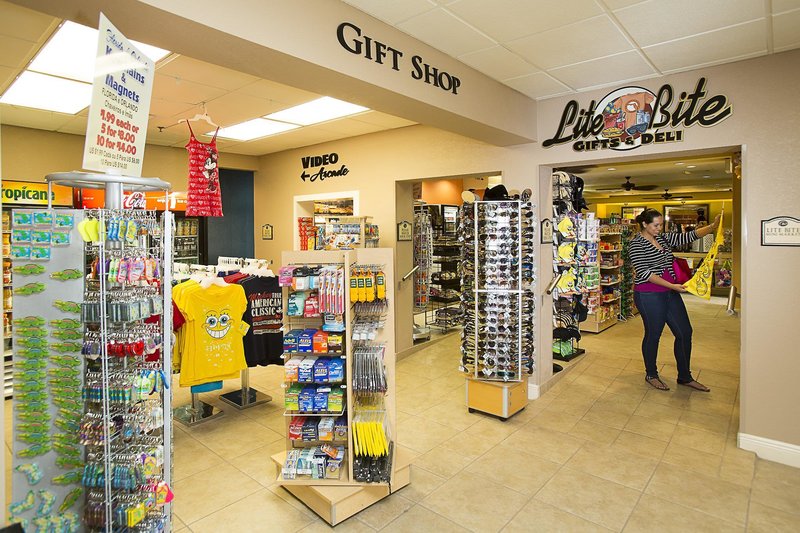 rosen inn closest to universal