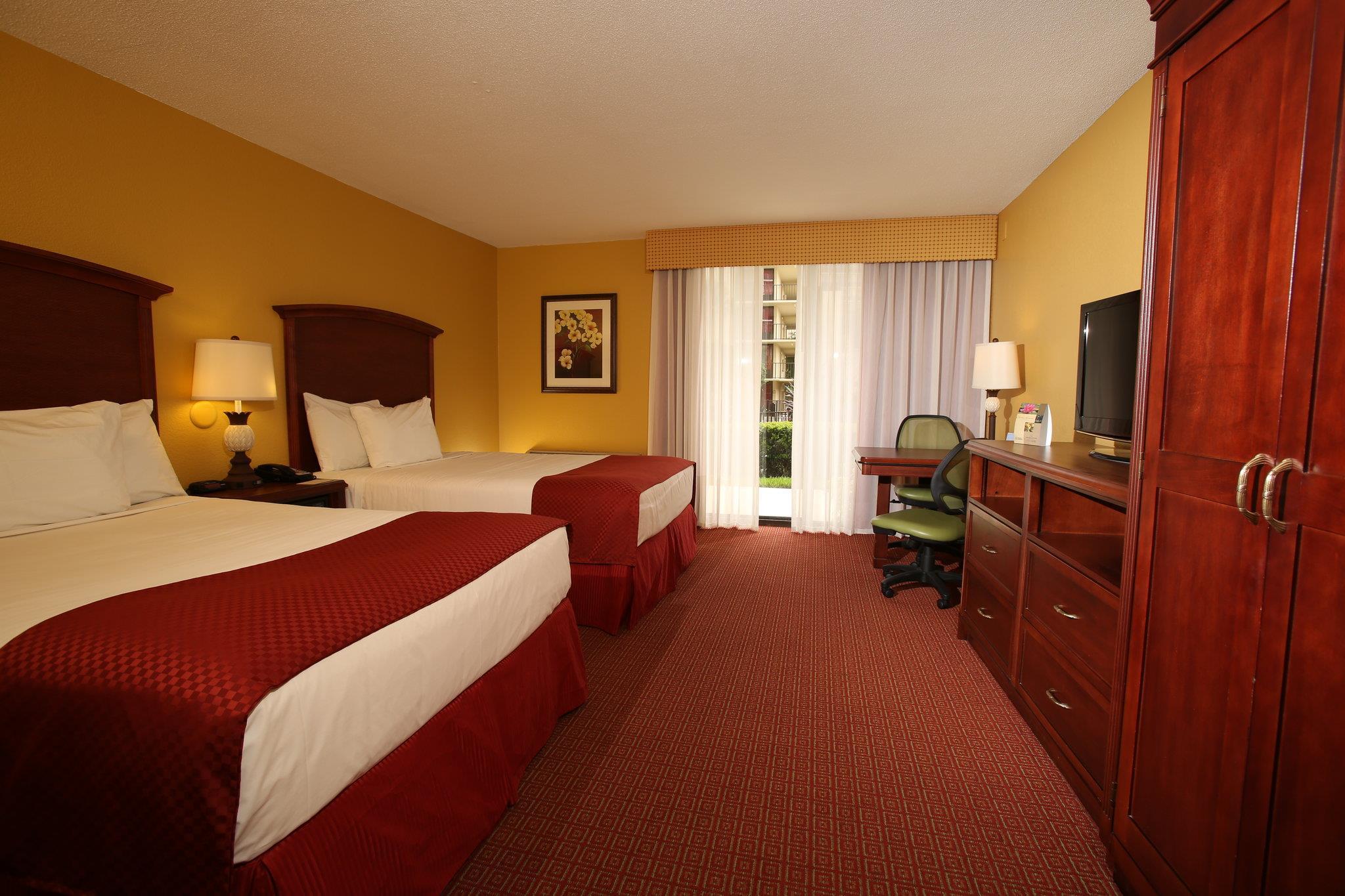 rosen inn closest to universal