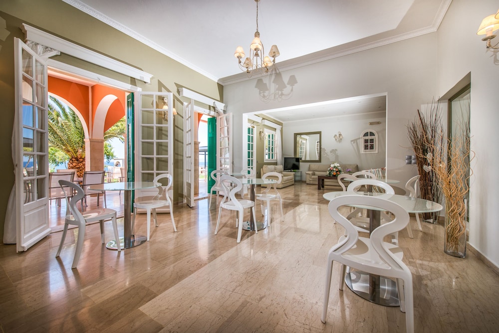 balcony hotel adults only