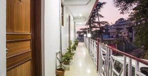 hotel deodar villa