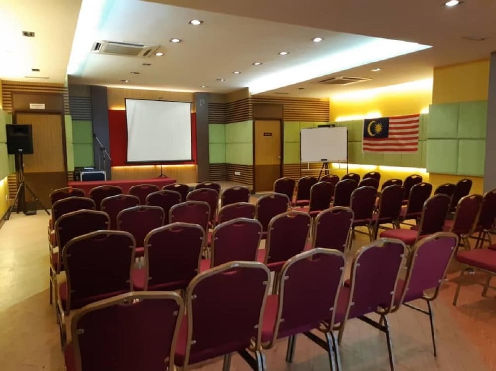 celyn hotel city mall