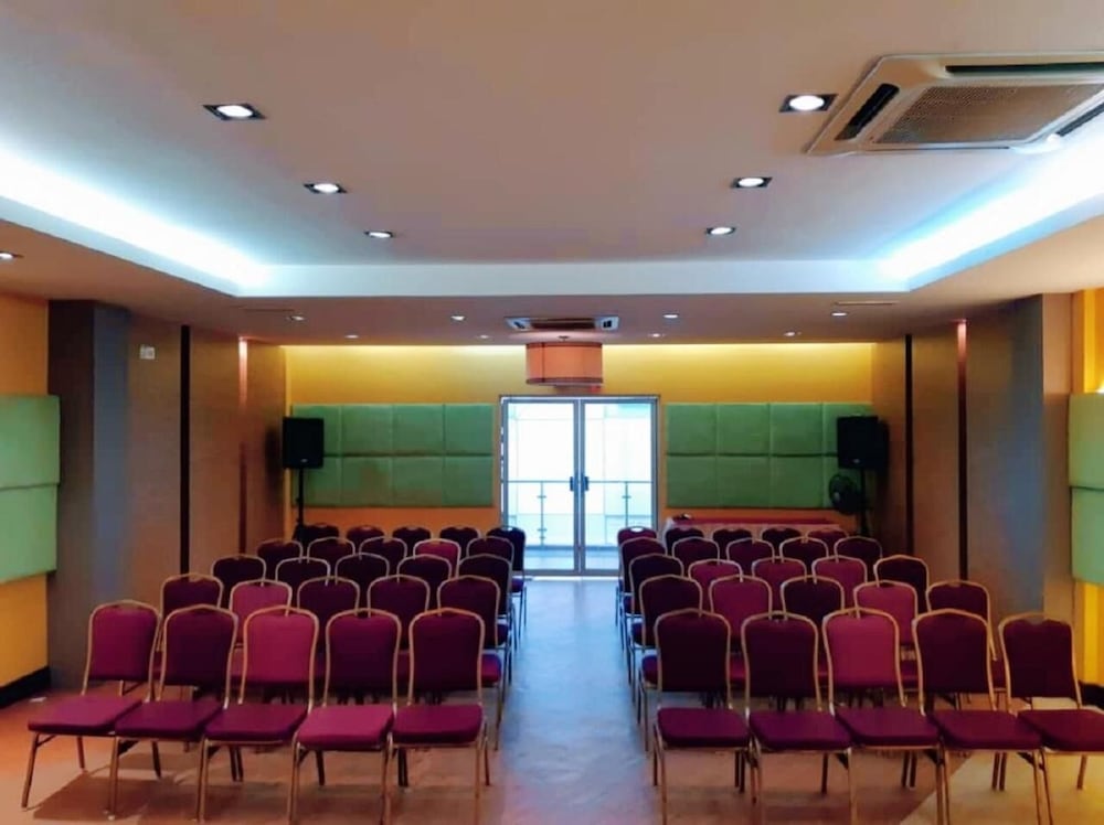 celyn hotel city mall