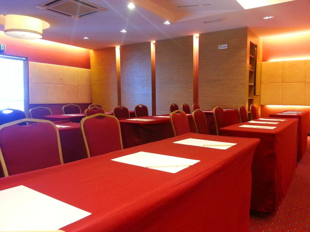 celyn hotel city mall