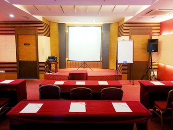 celyn hotel city mall