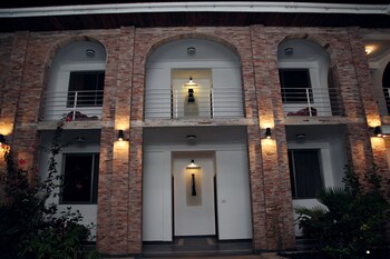 airport view hotel