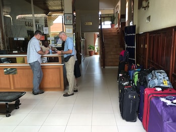 airport view hotel