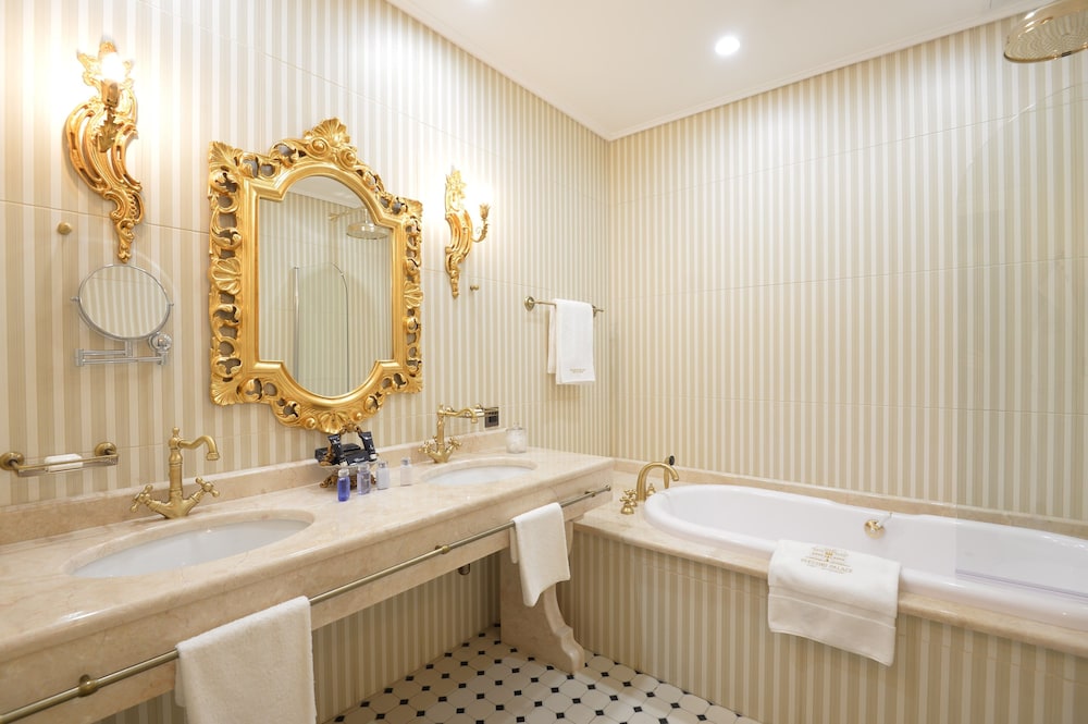 trezzini palace boutique hotel
