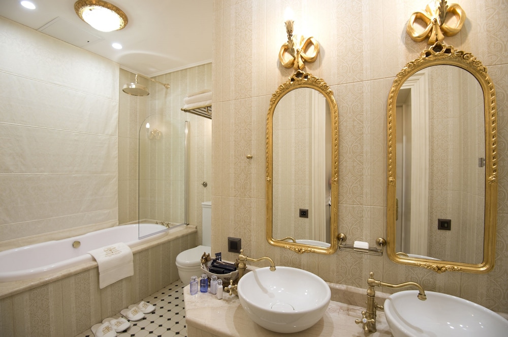 trezzini palace boutique hotel