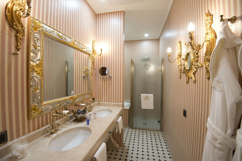 trezzini palace boutique hotel