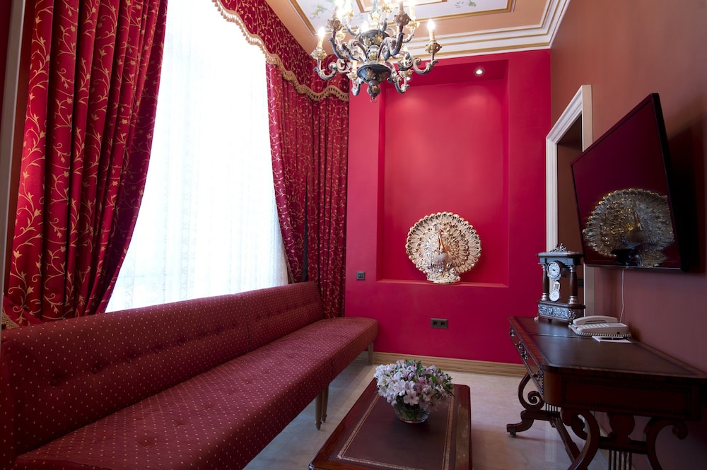 trezzini palace boutique hotel