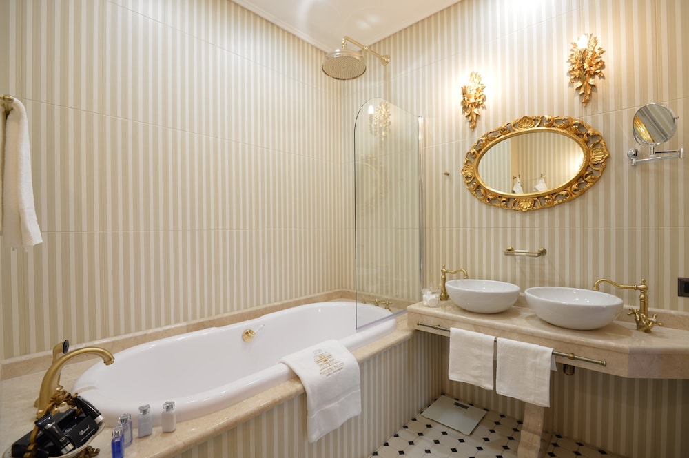 trezzini palace boutique hotel