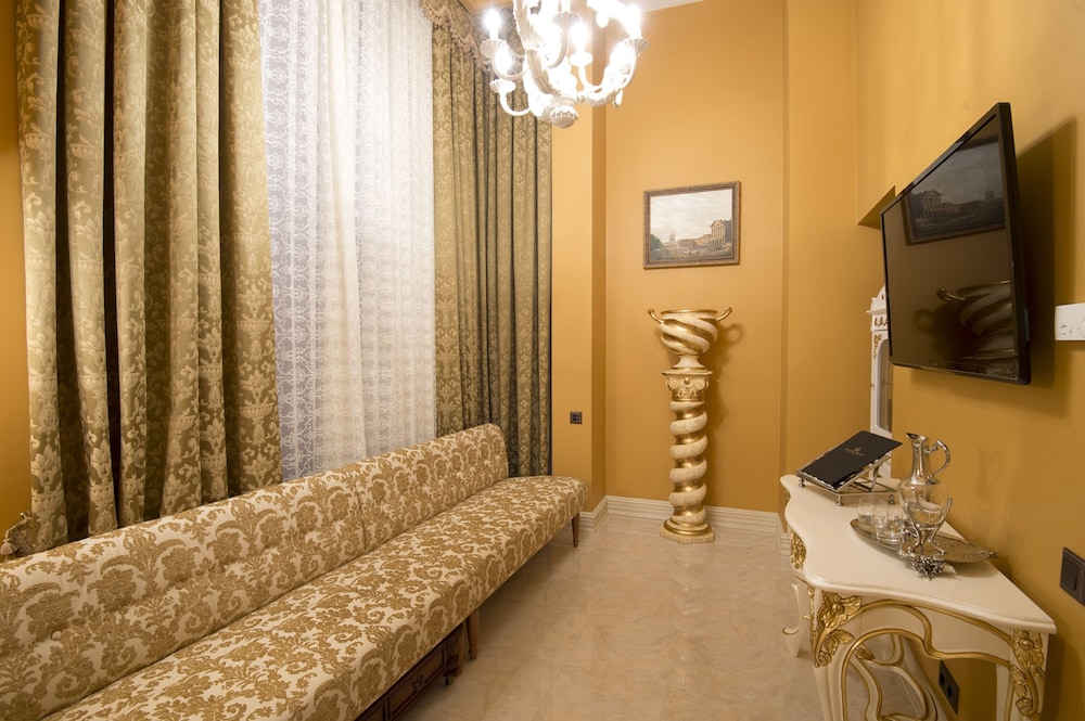 trezzini palace boutique hotel