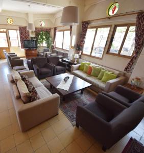 Christys Palace Hotel,Nicosia>>Kalopanayiotis,1 star