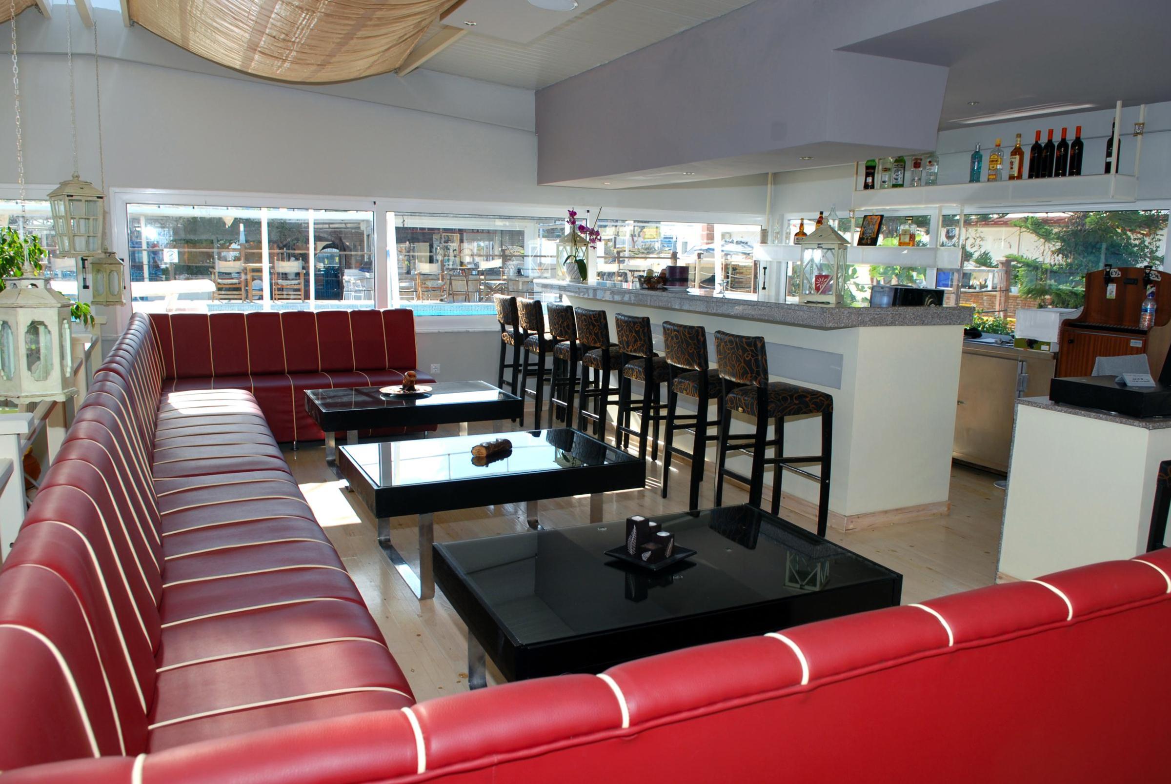 sacallis inn beach hotel