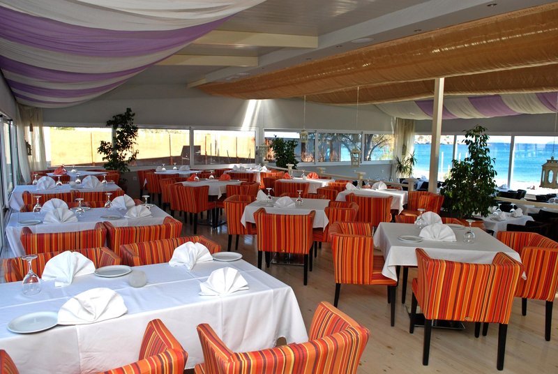 sacallis inn beach hotel